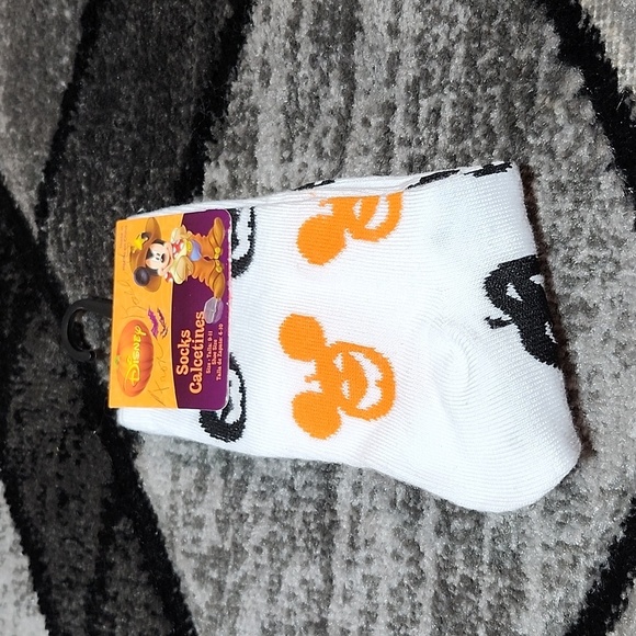 DISNEY MICKEY MOUSE PUMPKIN JACK O' LANTERN WOMEN'S CREW SOCKS - Picture 1 of 8